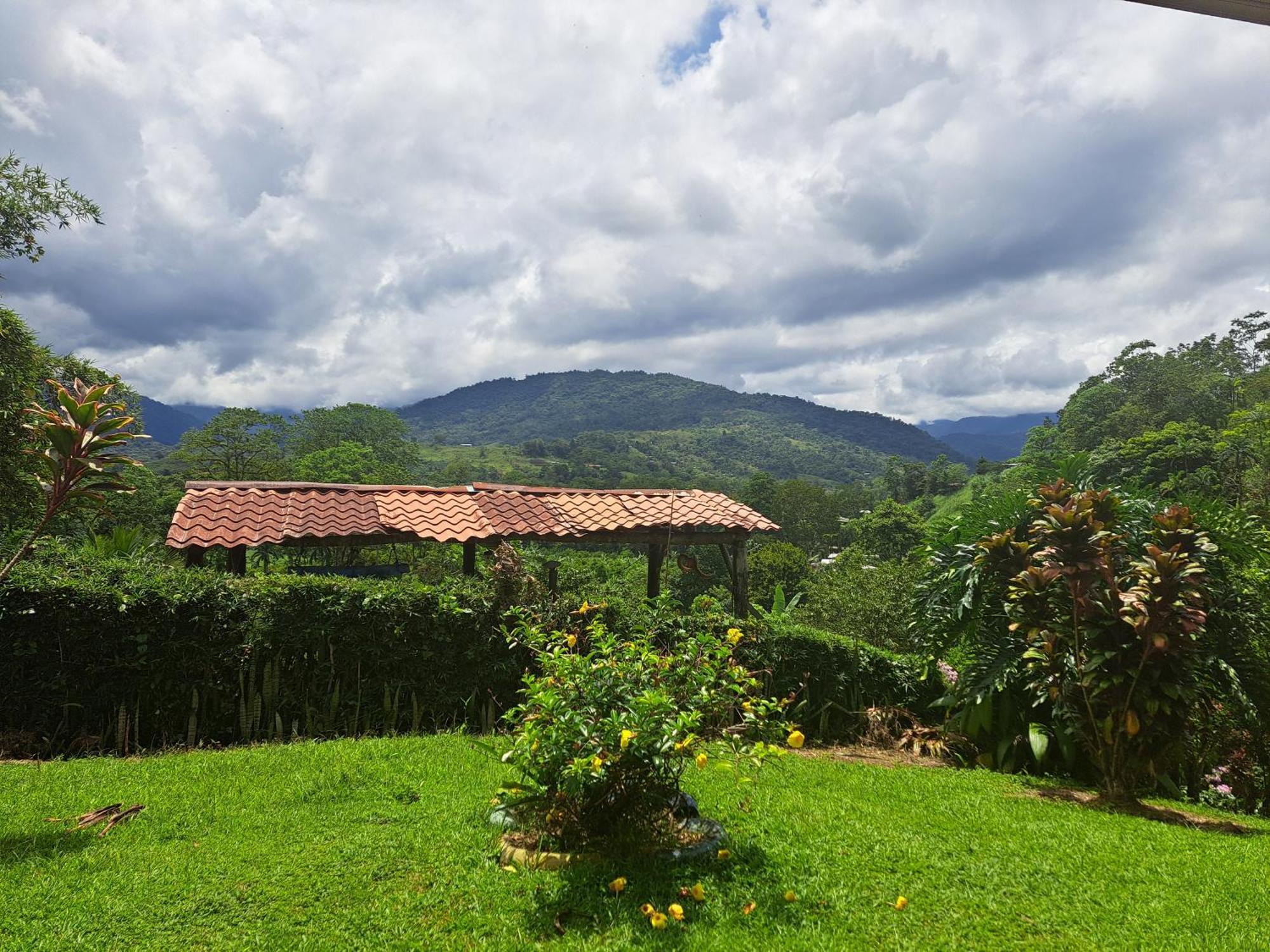 Hospedaje Luis & Ana Pejibaye Bagian luar foto